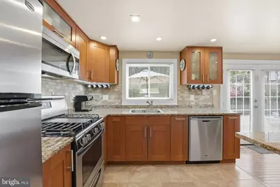 10929 Howland Drive, Reston, VA 20191 - Photo 7