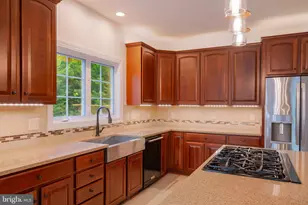 8038 Holland Rd, Alexandria, VA 22306 - Photo 15