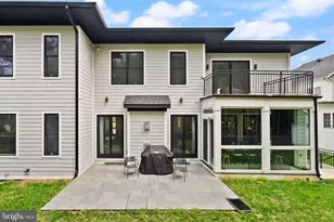 1054 Kinglet Ct, McLean, VA 22101 - Photo 57