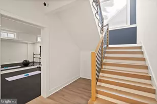 1054 Kinglet Ct, McLean, VA 22101 - Photo 47