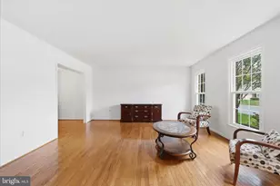 5245 Glen Meadow Rd, Centreville, VA 20120 - Photo 7
