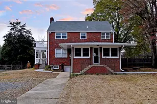 7125 Harrison Ln, Alexandria, VA 22306 - Photo 7