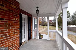 7125 Harrison Ln, Alexandria, VA 22306 - Photo 15
