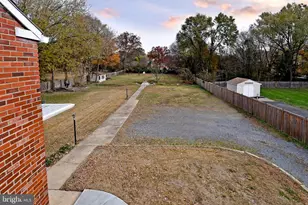 7125 Harrison Ln, Alexandria, VA 22306 - Photo 35