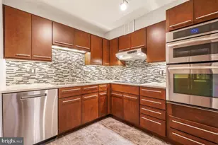 5902 Mt Eagle Dr, Alexandria, VA 22303 - Photo 19