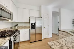 7516 Lamoyne Ct, Alexandria, VA 22315 - Photo 9