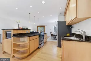 9538 Stevebrook Rd, Fairfax, VA 22032 - Photo 23