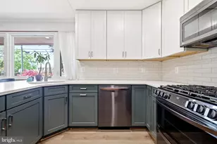 14703 Carlbern Dr, Centreville, VA 20120 - Photo 11