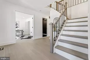 12011 Meadowville Ct, Herndon, VA 20170 - Photo 5