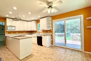 10935 Adare Dr, Fairfax, VA 22032 - Photo 11