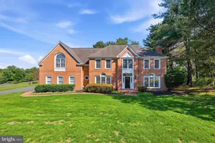915 Winstead St, Great Falls, VA 22066 - Photo 1