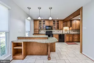 9929 Hemlock Woods Ln, Burke, VA 22015 - Photo 17