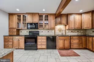 9929 Hemlock Woods Ln, Burke, VA 22015 - Photo 19