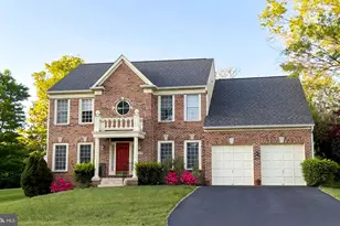 13619 Weinstein Ct, Centreville, VA 20120 - Photo 3