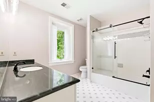 11102 Prince Edward Ct, Oakton, VA 22124 - Photo 53