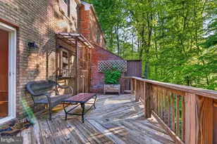 8923 Park Forest Dr, Springfield, VA 22152 - Photo 5