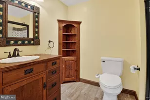 8923 Park Forest Dr, Springfield, VA 22152 - Photo 17