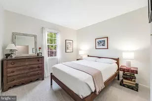 11686 Stockbridge Ln, Reston, VA 20194 - Photo 33