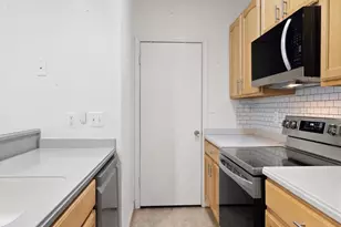 3912 Penderview Dr, Fairfax, VA 22033 - Photo 7