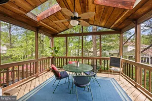 10906 Carters Oak Way, Burke, VA 22015 - Photo 17
