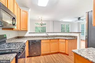 8933 Milford Haven Ct, Lorton, VA 22079 - Photo 17