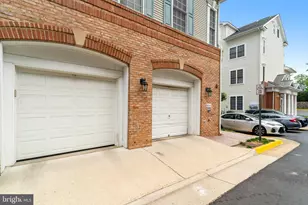 8933 Milford Haven Ct, Lorton, VA 22079 - Photo 5