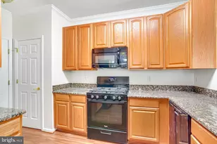 8933 Milford Haven Ct, Lorton, VA 22079 - Photo 19