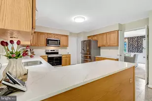 10354 Steamboat Landing Ln, Burke, VA 22015 - Photo 17