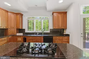1401 Hidden Hill, Vienna, VA 22182 - Photo 25