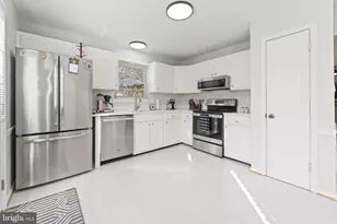 13689 Water Springs Ct, Centreville, VA 20121 - Photo 11