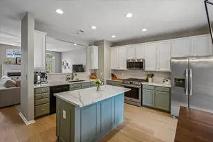 7850 Locust Leaf Ln, Alexandria, VA 22315 - Photo 7