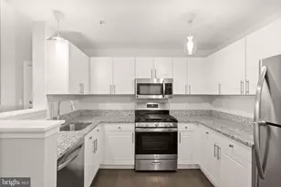 11381 Aristotle Dr, Fairfax, VA 22030 - Photo 13