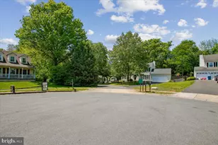 14408 Rockymount Ct, Centreville, VA 20120 - Photo 5