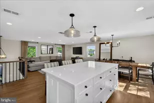 4112 Majestic Ln, Fairfax, VA 22033 - Photo 9