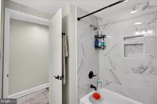 4112 Majestic Ln, Fairfax, VA 22033 - Photo 23