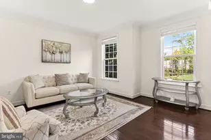 8901 Hargrove Ct, Fairfax, VA 22031 - Photo 7