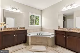 8901 Hargrove Ct, Fairfax, VA 22031 - Photo 29