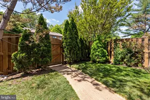 3138 Ellenwood Dr, Fairfax, VA 22031 - Photo 15