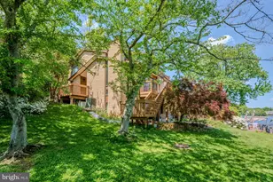 2013 Lakewinds Dr, Reston, VA 20191 - Photo 3