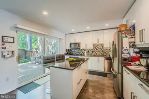 2013 Lakewinds Dr, Reston, VA 20191 - Photo 19