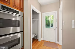 5033 Huntwood Manor Dr, Fairfax, VA 22030 - Photo 27