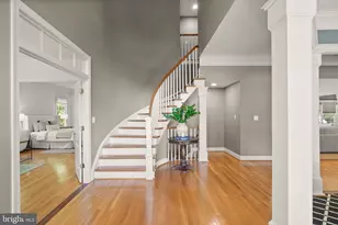 5033 Huntwood Manor Dr, Fairfax, VA 22030 - Photo 5