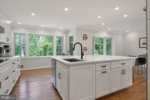 1554 Forest Villa Ln, McLean, VA 22101 - Photo 11