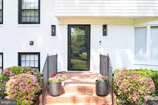 1554 Forest Villa Ln, McLean, VA 22101 - Photo 3