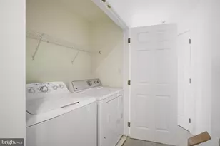 8894 Ashgrove House Ln, Vienna, VA 22182 - Photo 27
