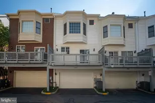 8894 Ashgrove House Ln, Vienna, VA 22182 - Photo 35