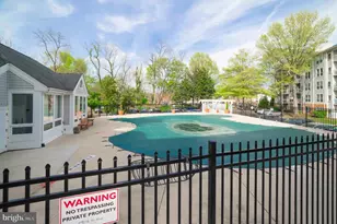 3176 Summit Square Dr, Oakton, VA 22124 - Photo 43