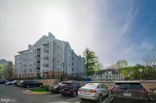 3176 Summit Square Dr, Oakton, VA 22124 - Photo 45