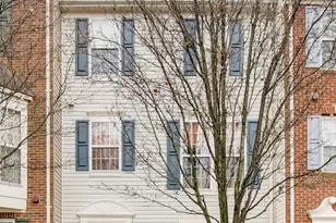13665 St Johns Wood Pl, Herndon, VA 20171 - Photo 3
