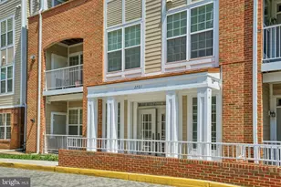2701 Bellforest Ct, Vienna, VA 22180 - Photo 3